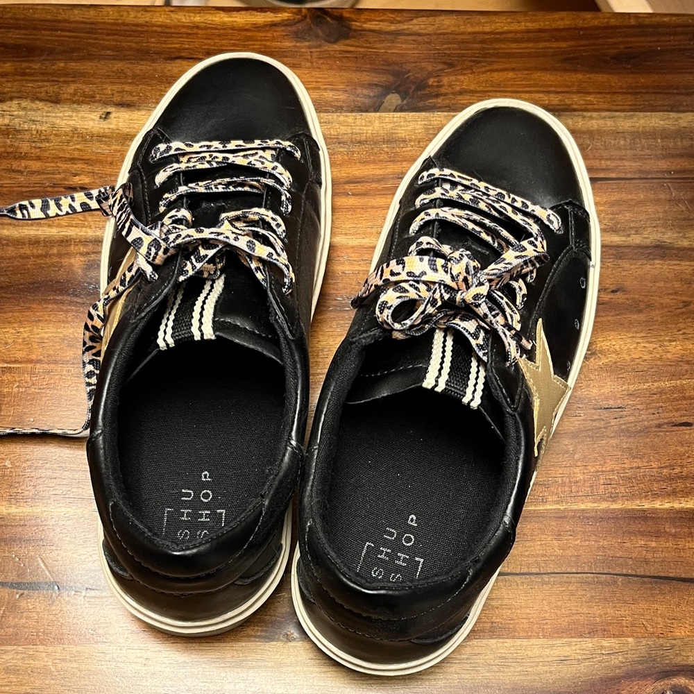 ShuShop Black Sneakers with Leopard Laces and Gold Star Accent